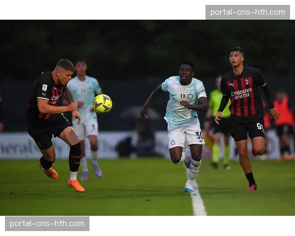 转播报道：在米兰德比中，意大利转播商首次为付费用户提供“教练通讯频道”的实时音频（延迟10秒）。